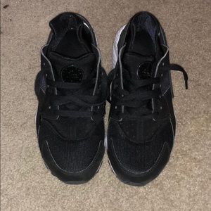 Black Nike Hurache Sneakers